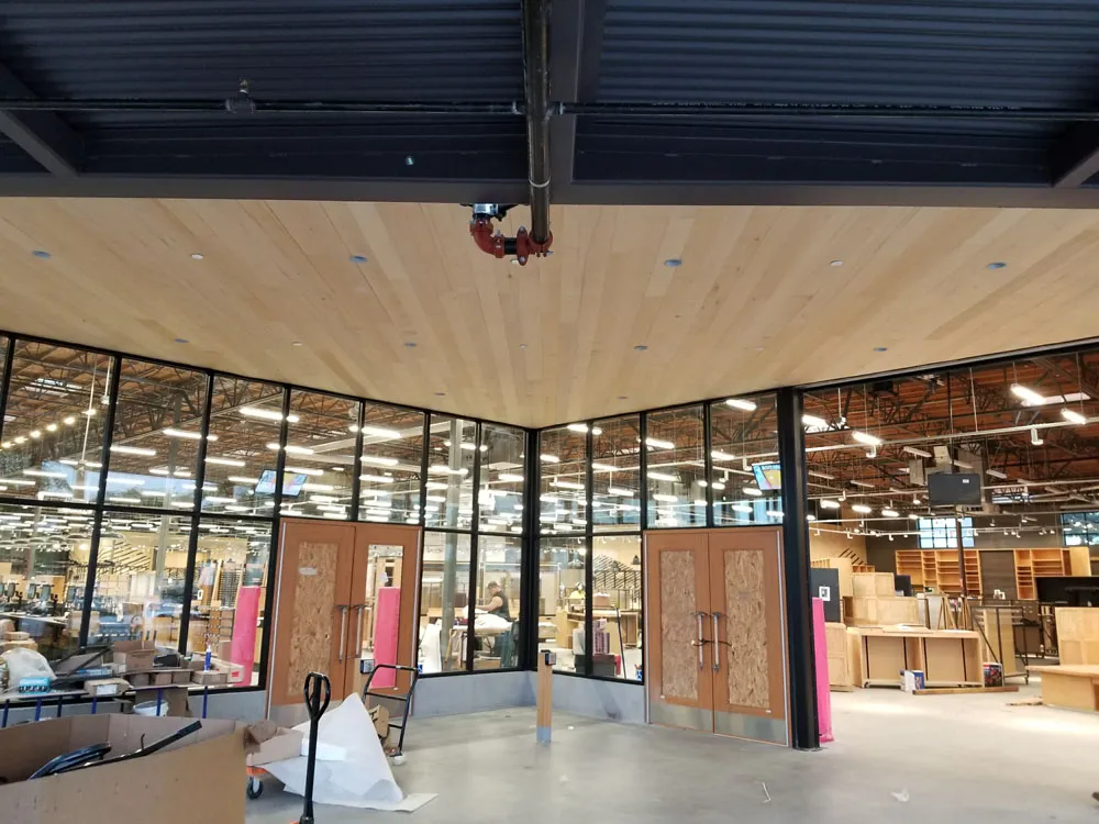 rei-burbank-ca3
